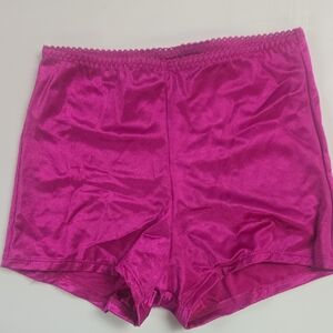 Vassarette Boy Shorts NWOT